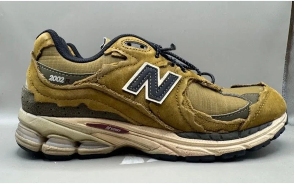 New Balance 2002R Protection Pack Men's High Desert/Dark Moss M2002RDP – Size 6